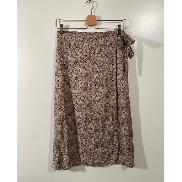 True Wrap Midi Skirt with Micro Leopard Print Pattern Size Small Tan Neutral - Picture 2 of 9